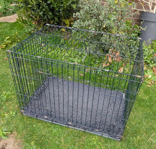 Medium dog crate - medium,